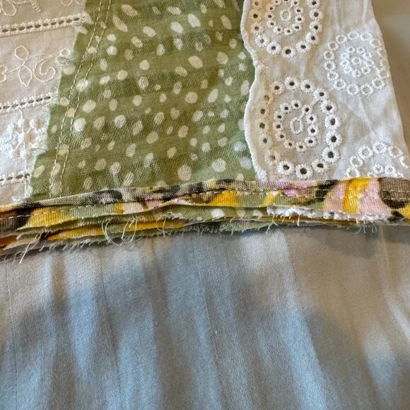 NWT CATO 26/28W Boho Floral Patchwork Eyelet Sleeve Mixed Media Raw Hem Top - Picture 6 of 12